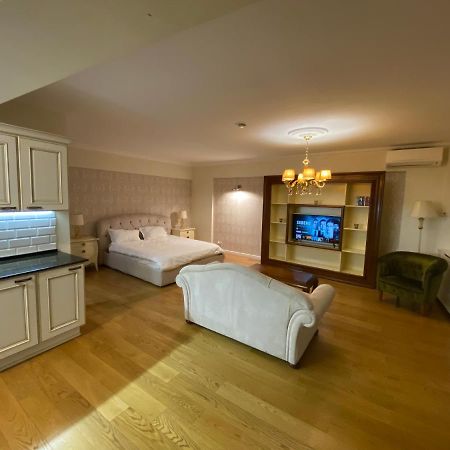 Holidays Central Host Бухарест Экстерьер фото