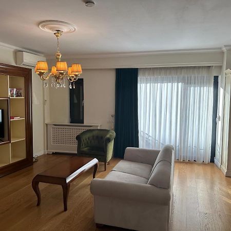 Holidays Central Host Бухарест Экстерьер фото
