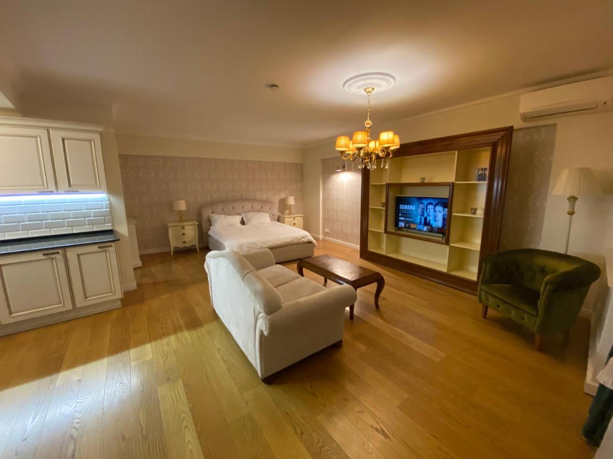 Holidays Central Host Бухарест Экстерьер фото
